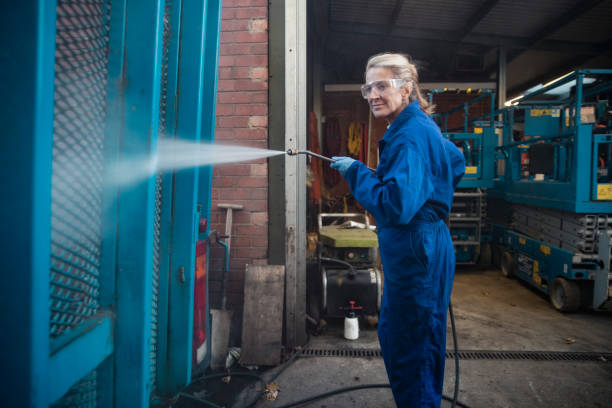Best Animal Enclosure Cleaning  in Dodgeville, WI